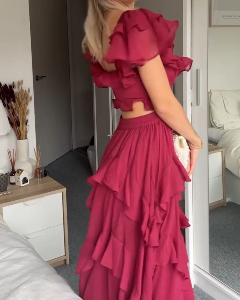 Vestido sin espalda con mangas con volantes