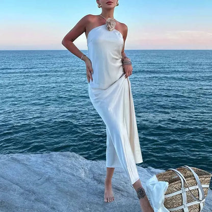 Vestido Alina - Vestido beige midi con escote halter y espalda descubierta